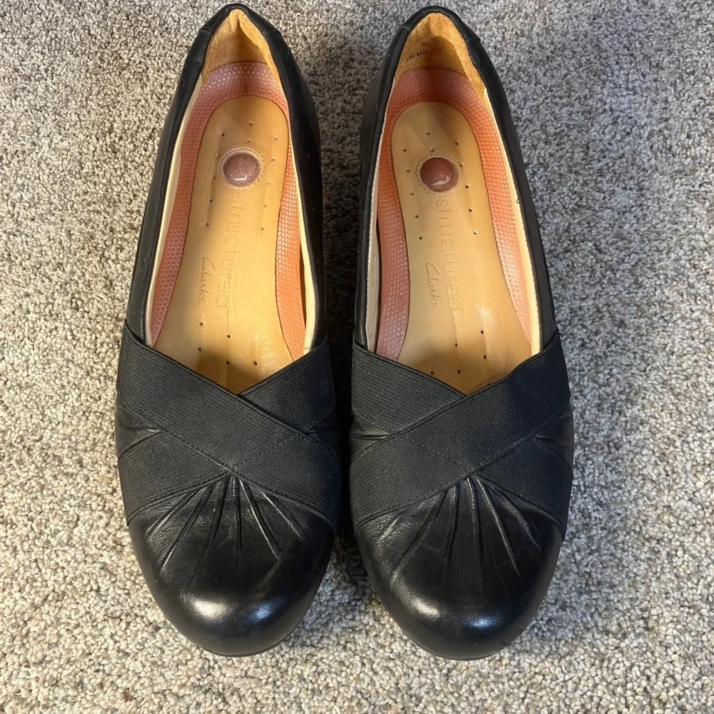 Clarks UnStructured Black Leather Wedge Pump Pleated Toe Elastic Straps 7M Work‎